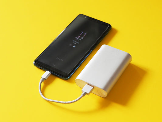 A powerbank Connect with mobilephone 
